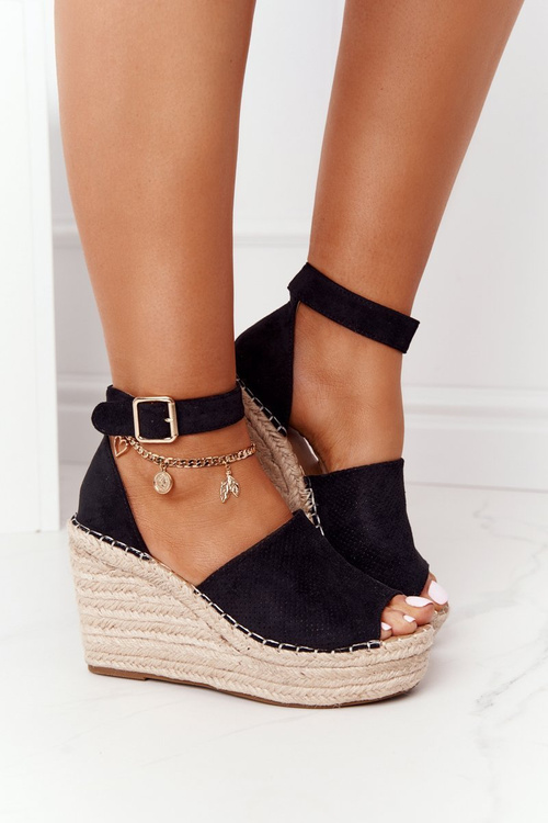 Klinové sandále s čiernou Makennou Braid