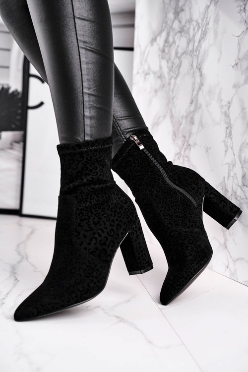 Dámske topánky na pilierových škvrnách