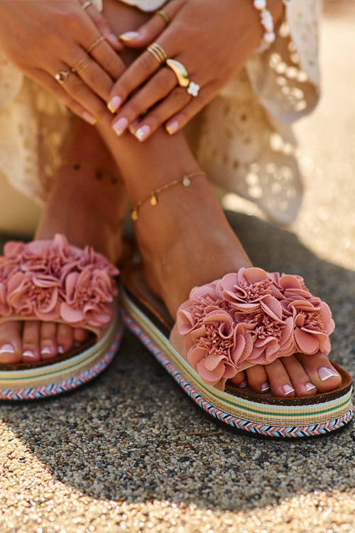 Dámské platformové sandály zdobené květy růžové Nodina