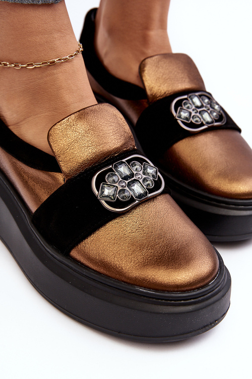 Dámske kožené topánky na platforme s ozdobou Laura Messi 2697/744-300 PLN