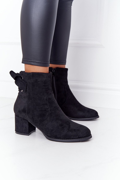 Izolované topánky žien na Čiernej kayle Post