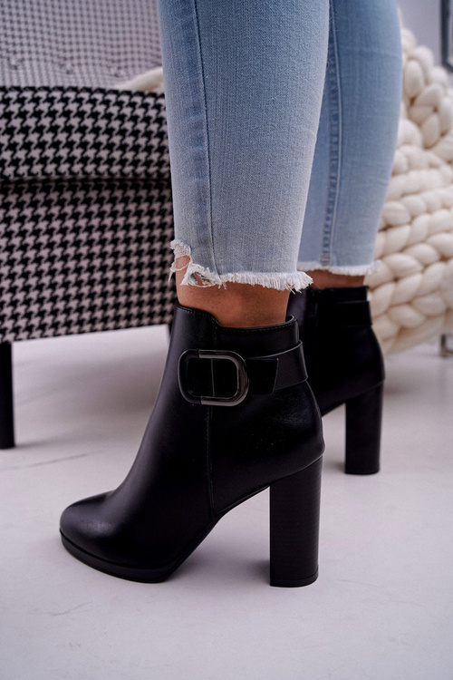 Dámske topánky Čierneho mastora na mieste