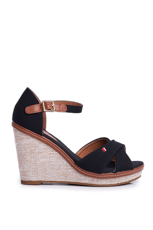 Dámske sandále na klinách čierna lamane