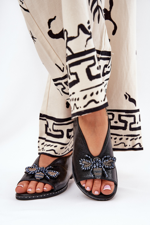 Lesklé Dámske Sandále S Dekoráciou Ploché Čierne Russona