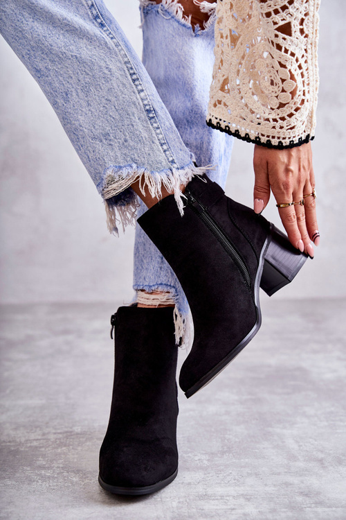 Semišové boty na sloupku Černá Vannes