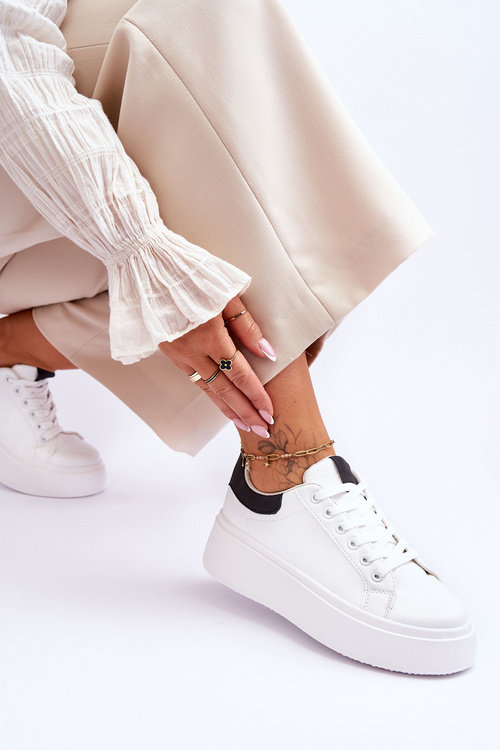 Športové topánky na masívnej bielej a bielej platforme Boneti