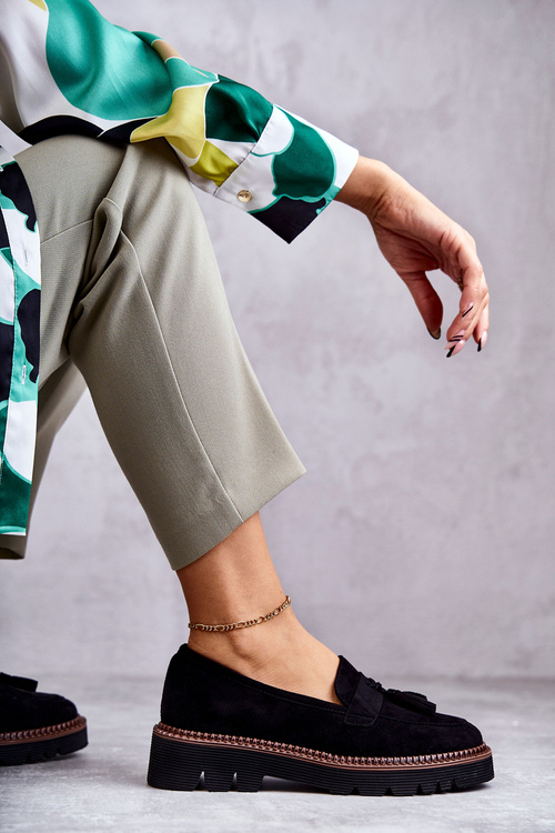 Dámske semišové topánky na čiernej platforme unni