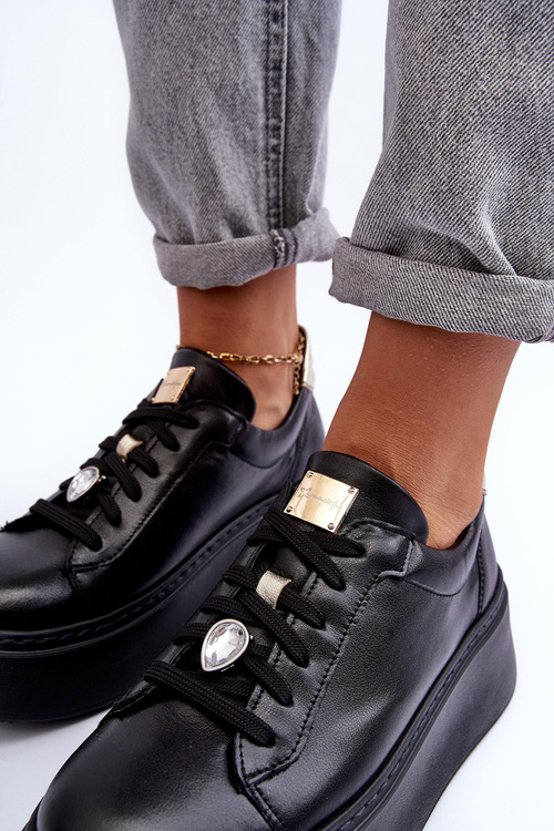 Kožené sportovní boty na platformě Maciejka 06191-01 Černé