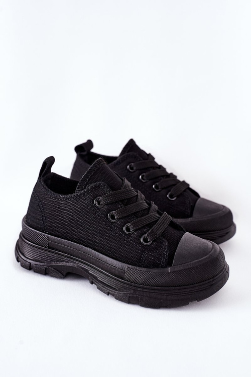 Detské tenisky na platforme Čierneho cestovania