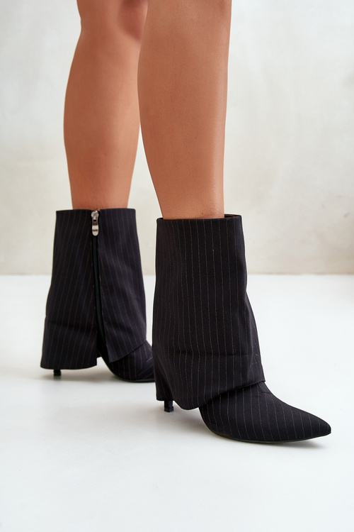 Dámské boty na podpatku se zahnutým svrškem a špičatými špičkami černé Naritua