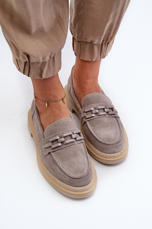 Dámske semišové mokasíny na plochom opätku s ozdobou D&A TW101 Šedé