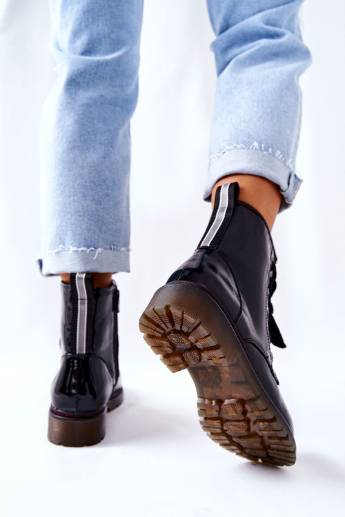 Maľované čierne robotníci izolované lomess