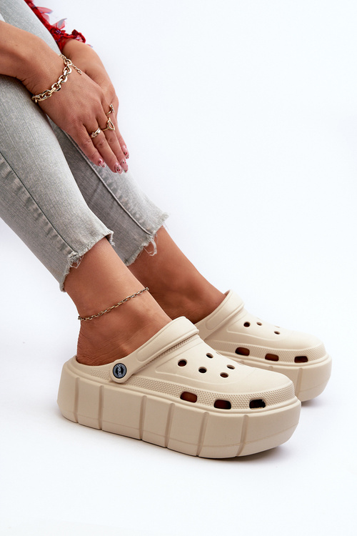 Dámské pěnové sandály na platformě béžové Itubia