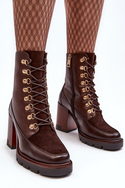 Masívne čipky -upové topánky na bronzovom lathia Post