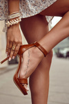 Módne sandále na vysokej podpätku hnedej Astoria
