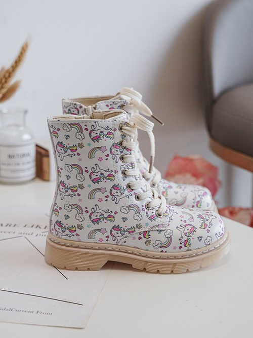 Izolované detské topánky pre béžový zips dolida