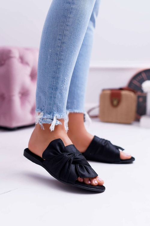 Čierna emilia lesklé žabky