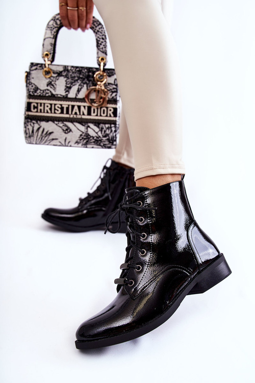 Klasické lakované ženské izolované čierne topánky Grimma