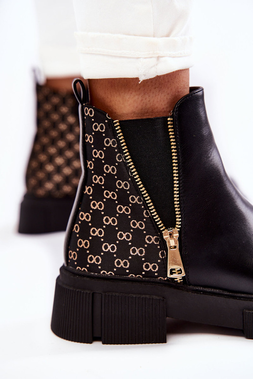 Dámske kožené topánky s dekoratívnym čiernym zámkom