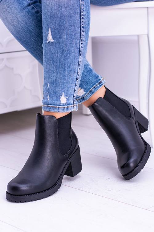 Sergio Leone Black Boots na stĺpiku Tulso