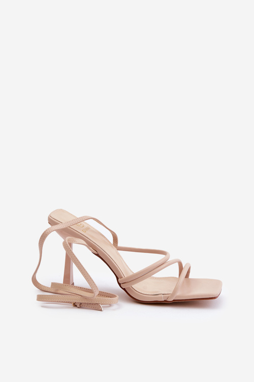 Štýlové Sandále Na Opätku S Pásikmi Béžové Saredi