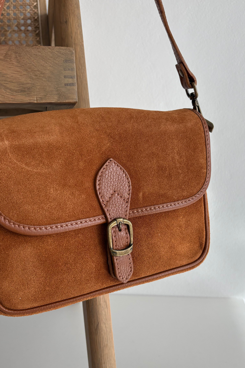 Kožená semišová kabelka přes rameno Camel Norla