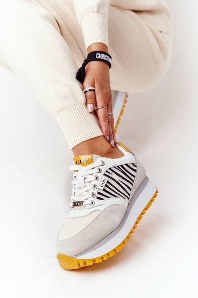 Kožené športové topánky na platforme Goe HH2N4001 biela a žltá