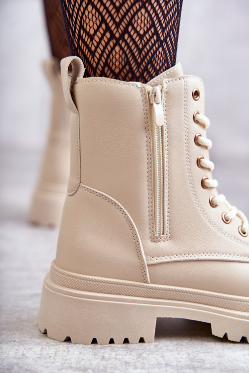 Dámska kožená kožená topánky izolované svetlo béžová béžová Dorchen