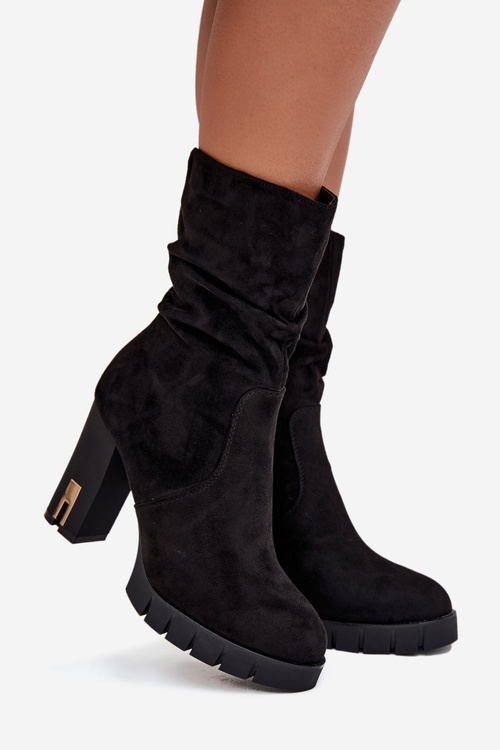 Zateplené dámské kotníkové boty na podpatku se zlatým zámkem a mačkáním Černé Briannae