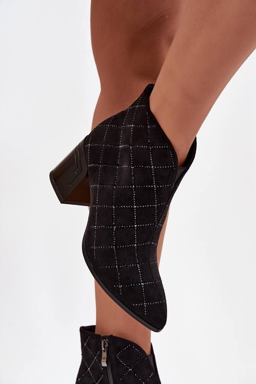 Dámske čižmy na opätku s ozdobou D&A MR52-133 Čierne