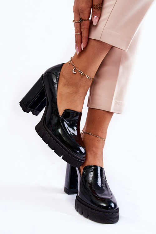 Módne lakované čerpadlá na masívnej platforme Zielone Margott