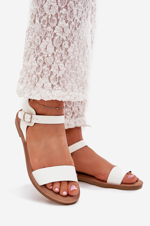 Dámske sandále na plochom podpätku eko koža biele Kivara