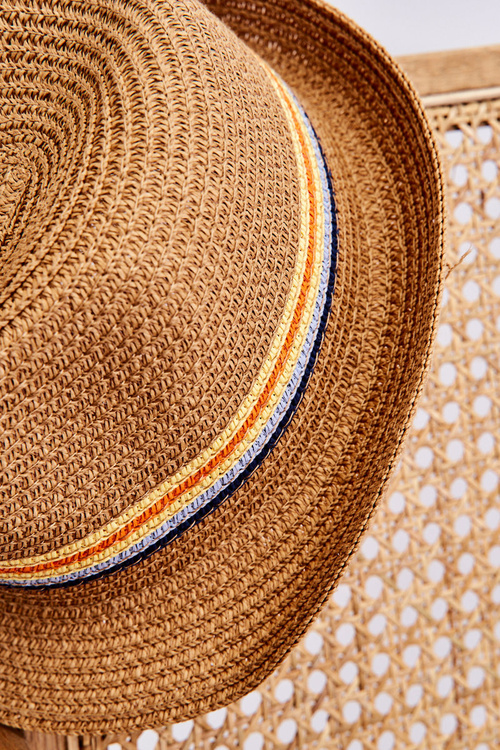 Klasická Dětský klobouk s barevnými pruhy béžový