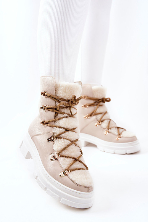 Izolované kožené topánky svetlo béžové nerisso