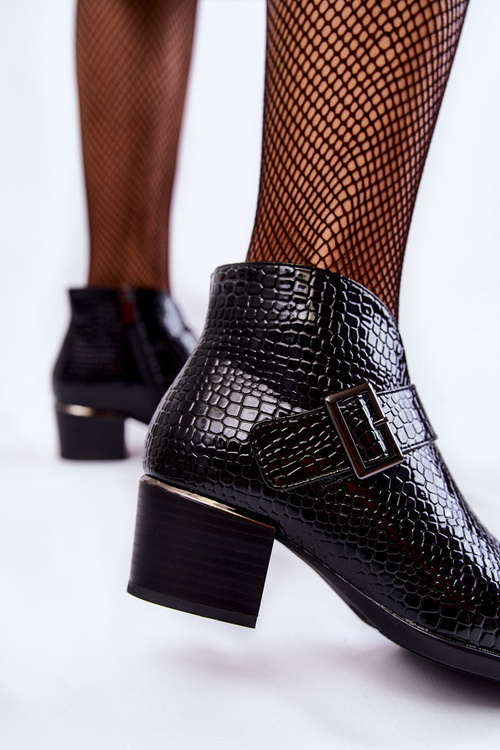 Dámska maľovaná izolovaná čierna hege