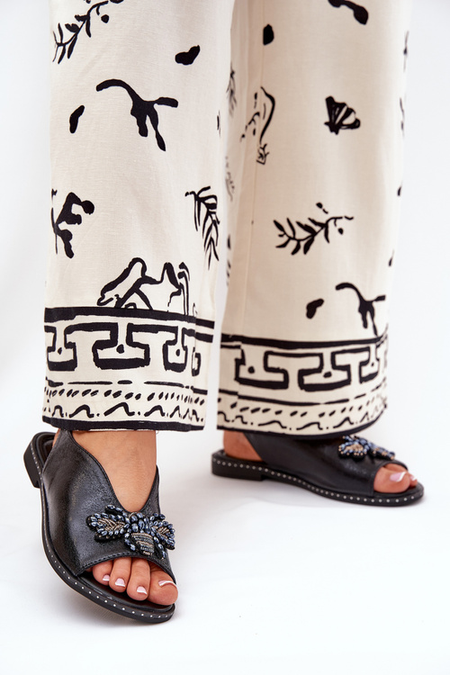 Lesklé Dámske Sandále S Dekoráciou Ploché Čierne Russona