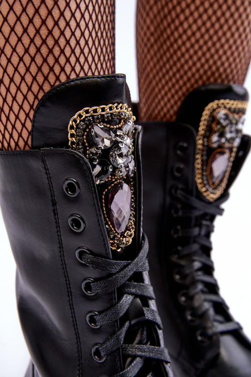 Kožené topánky pracovníci s dekoráciou šperkov čierny marx