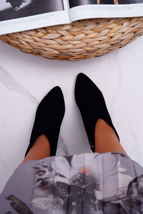 Elegantní semišové boty černé na podpatku Laura Messi 2047