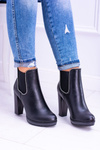 Black Slip -up Boots na príspevku Bernatt