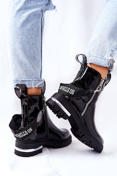 Kožené Lakované Boty Se Zapínáním Na Zip Černé Cortona