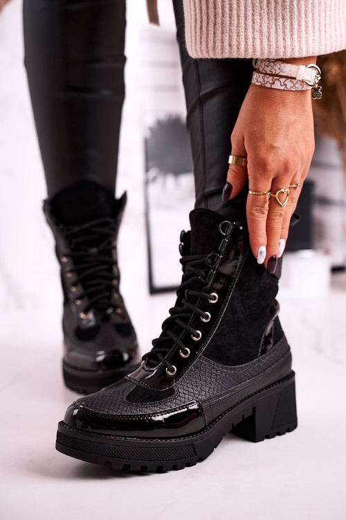 Čižmy izolované čierne výtlačky zvierací potlač Helenu