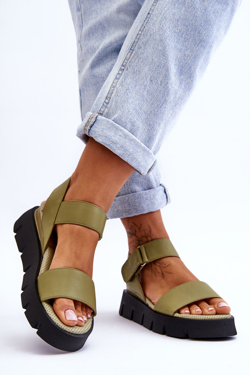Dámske kožené sandále na zelenej platforme Katte