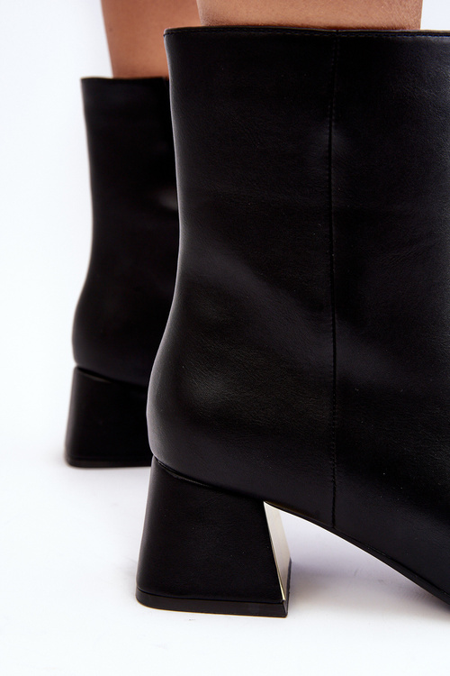 Vysoké podpätky s čiernou dekoráciou Adinah