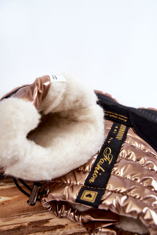 Detské snehové topánky izolované vlnou na zipper zloty Dillí