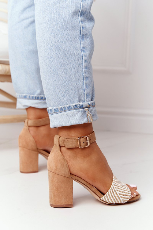 Sandále s vrkôt na svetle -šnúru v svadobnej ceste