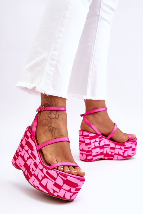 Módní sandály na klínu se vzory Fuchsia Claria