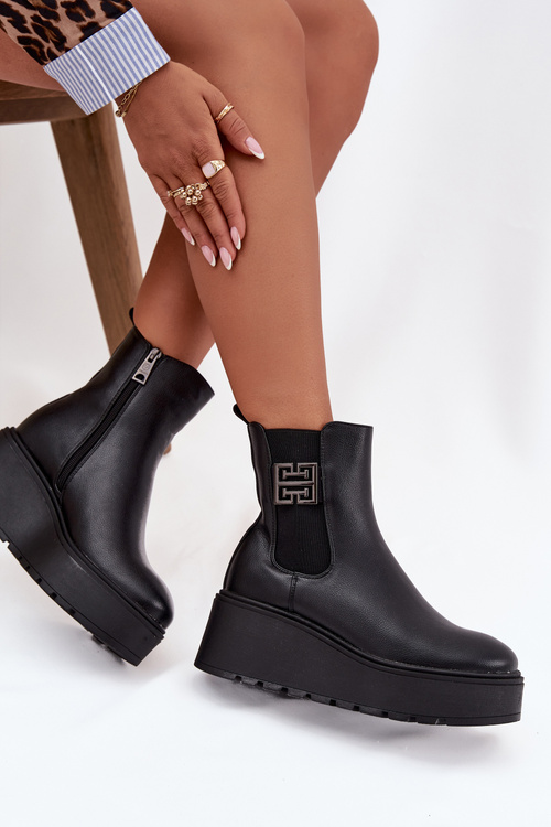 Zateplené dámske platformové čižmy s ozdobným detailom Vinceza 58551 Čierne