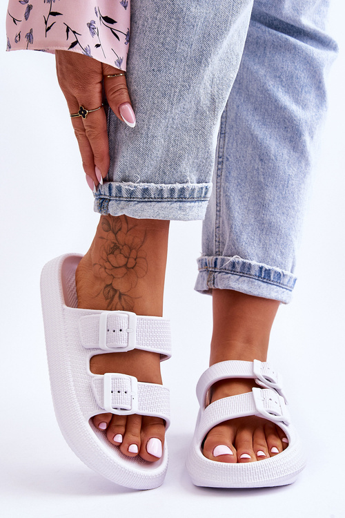 Dámské pěnové sandály s pruhy Bíle Sharmen