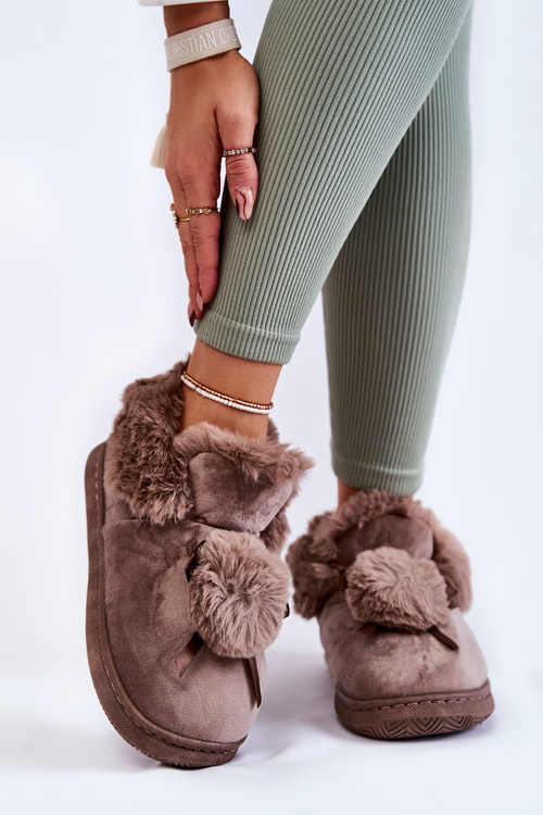 Vložené kožušinové papaci s Naemi Brown Pompom