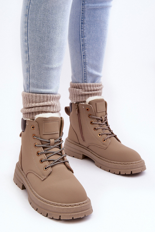 Dámske topánky izolované kožušinovým tmavým béžovým fenanom